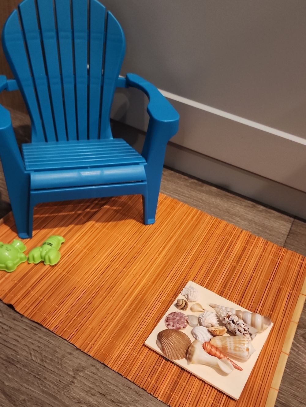 18in doll  mini beach area - Picture 3 of 3